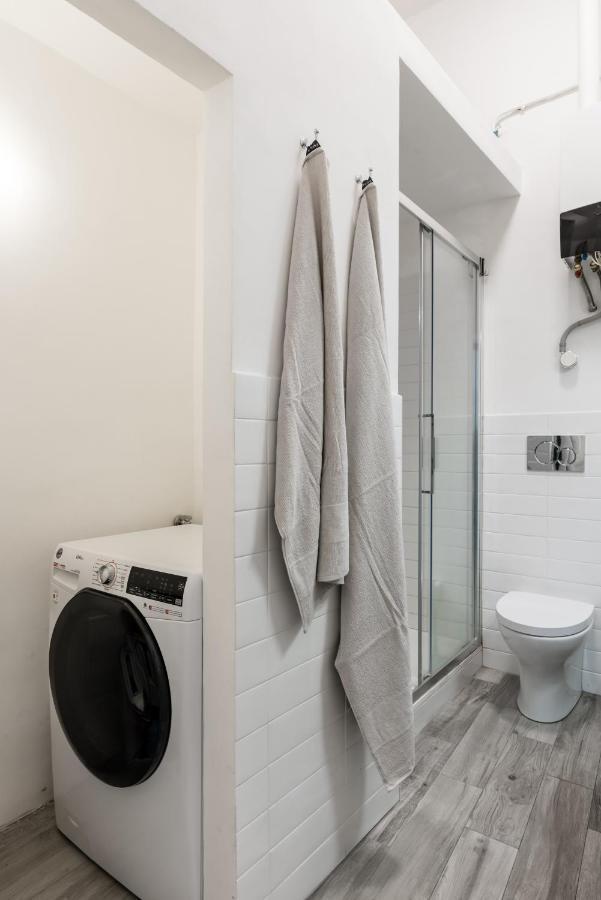 Acquario 5' Free Wifi & Netflix "Prione" By Tilo Apartment'S Génova Exterior foto